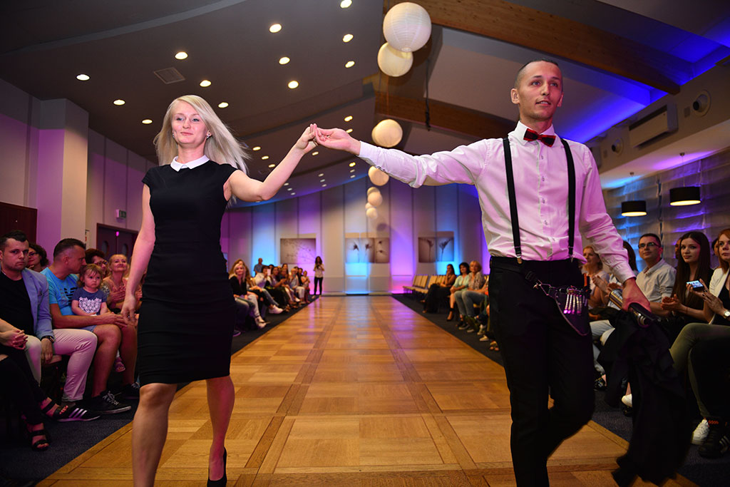 Gwiazdy seriali pokazały kreacje legnickich projektantów