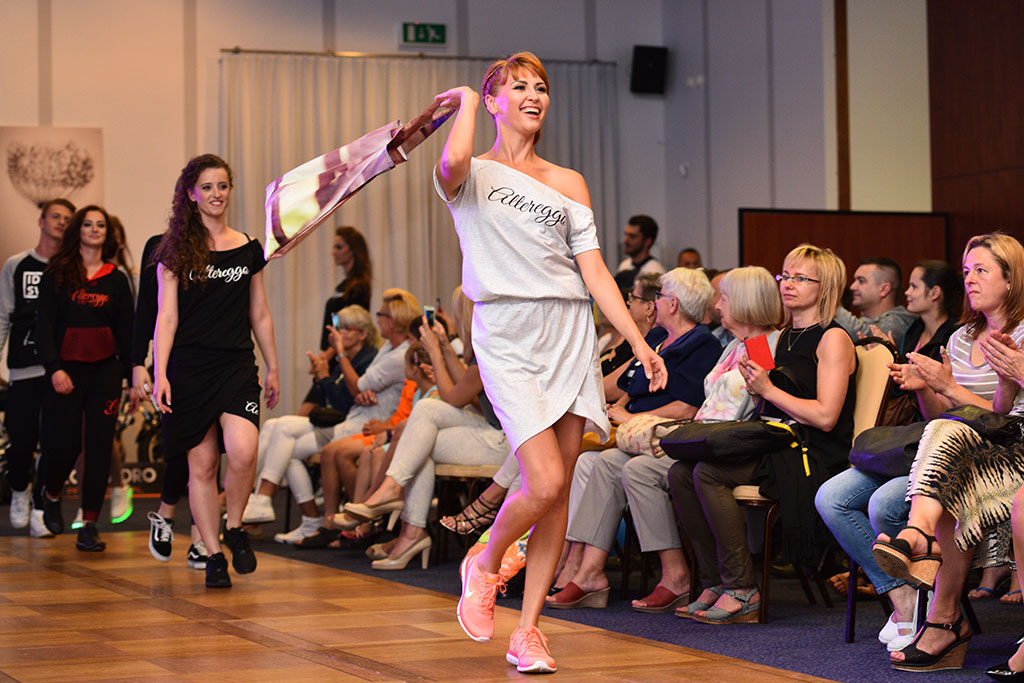 Gwiazdy seriali pokazały kreacje legnickich projektantów