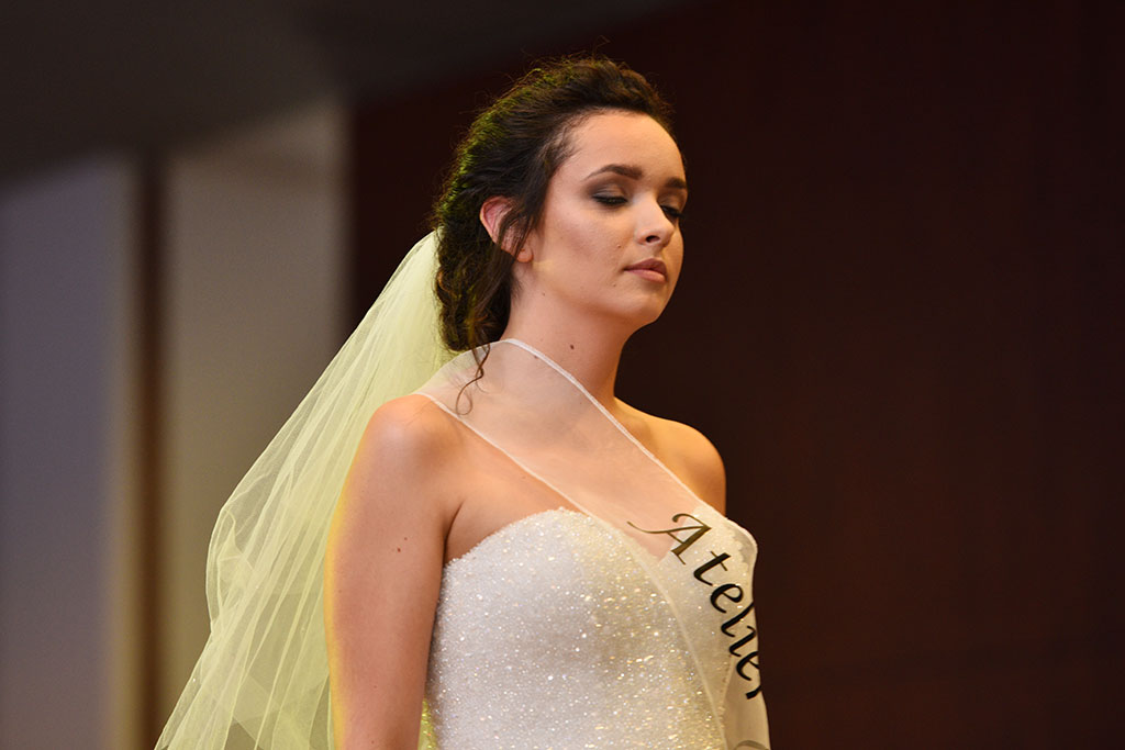 Gwiazdy seriali pokazały kreacje legnickich projektantów