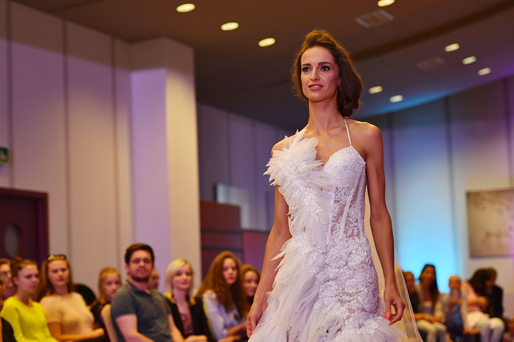 Gwiazdy seriali pokazały kreacje legnickich projektantów