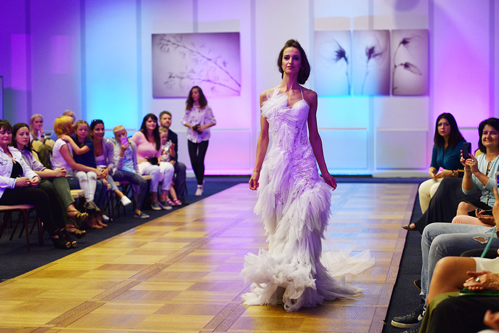 Gwiazdy seriali pokazały kreacje legnickich projektantów