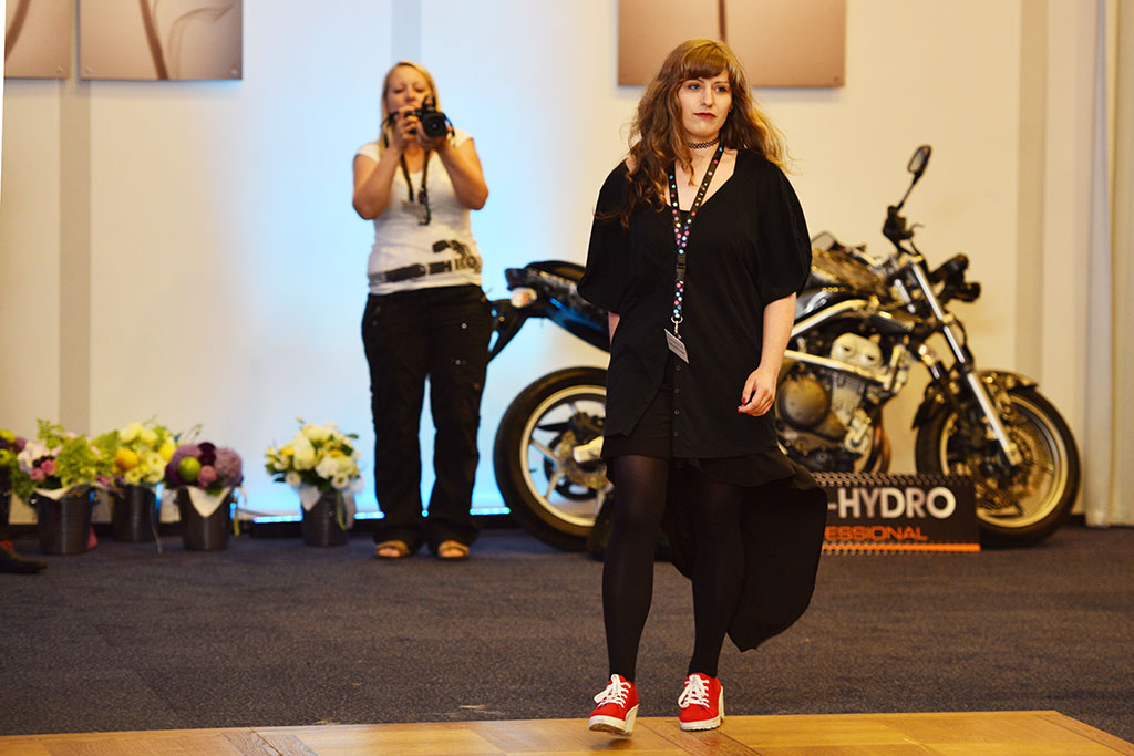 Gwiazdy seriali pokazały kreacje legnickich projektantów