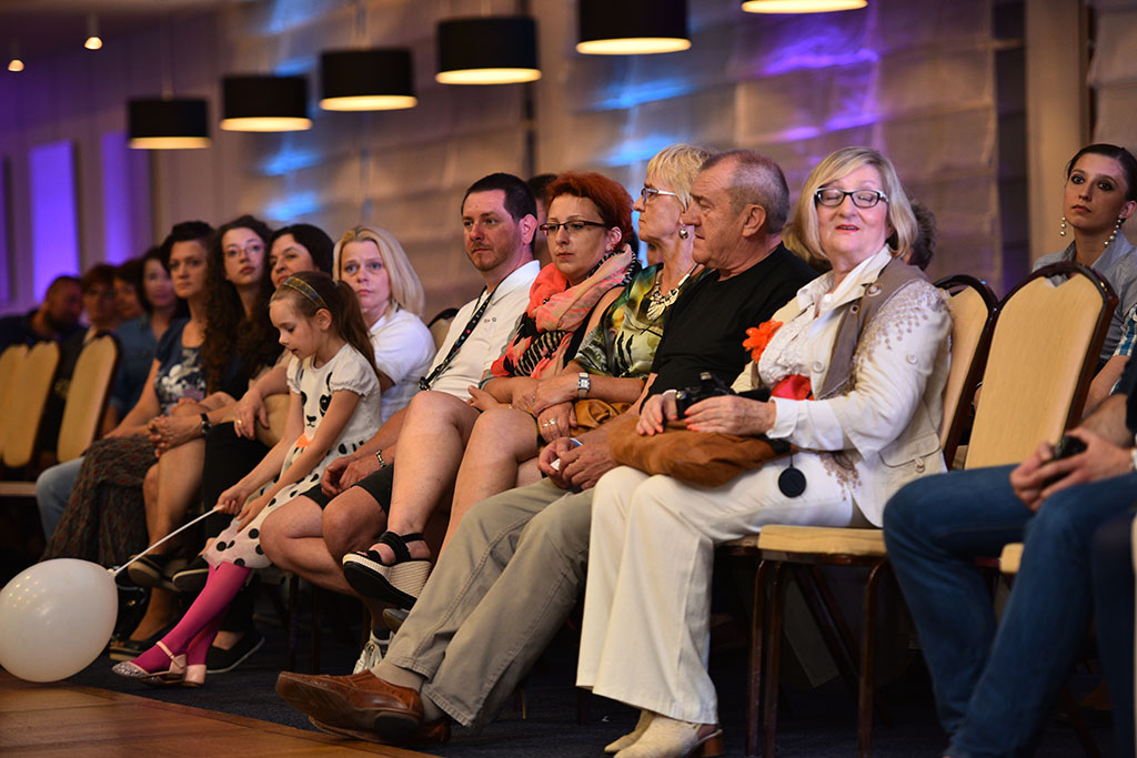 Gwiazdy seriali pokazały kreacje legnickich projektantów