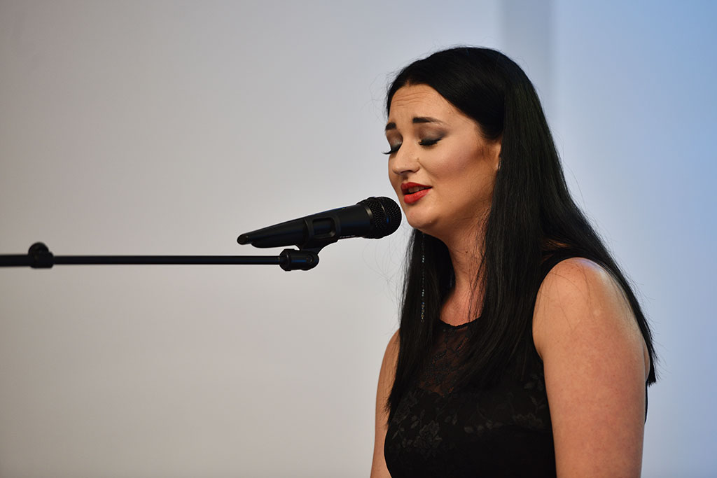 Gwiazdy seriali pokazały kreacje legnickich projektantów