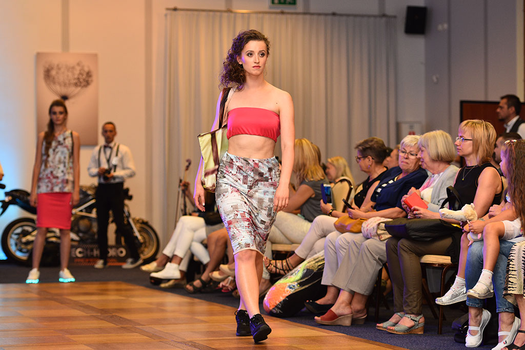 Gwiazdy seriali pokazały kreacje legnickich projektantów