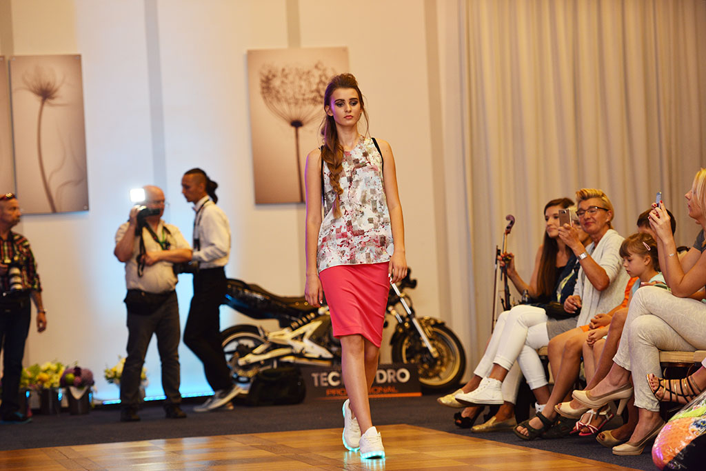 Gwiazdy seriali pokazały kreacje legnickich projektantów