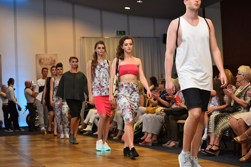 Gwiazdy seriali pokazały kreacje legnickich projektantów