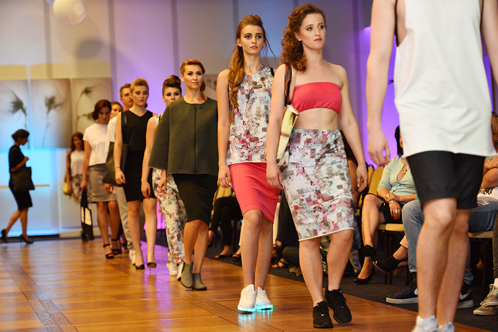 Gwiazdy seriali pokazały kreacje legnickich projektantów