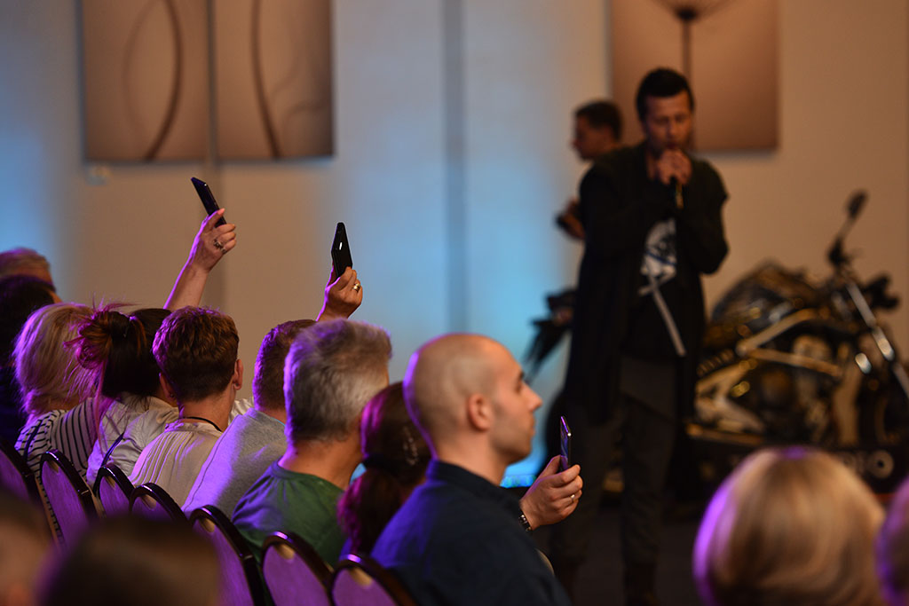 Gwiazdy seriali pokazały kreacje legnickich projektantów