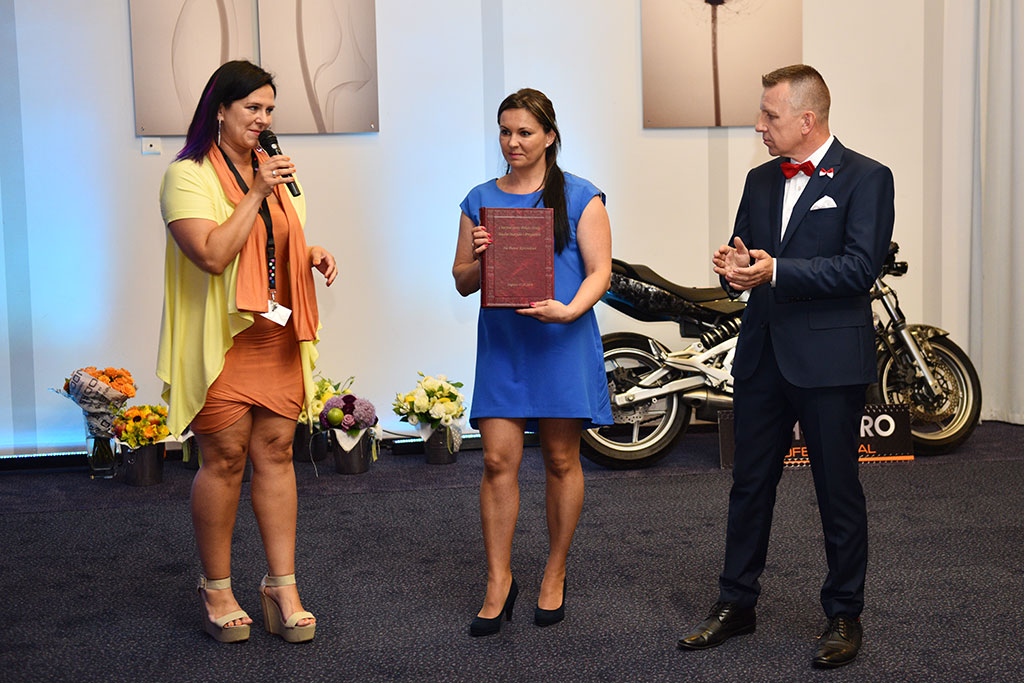 Gwiazdy seriali pokazały kreacje legnickich projektantów