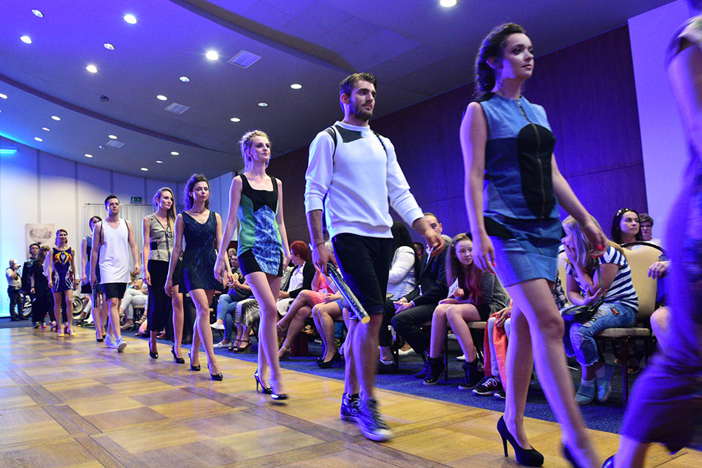 Gwiazdy seriali pokazały kreacje legnickich projektantów