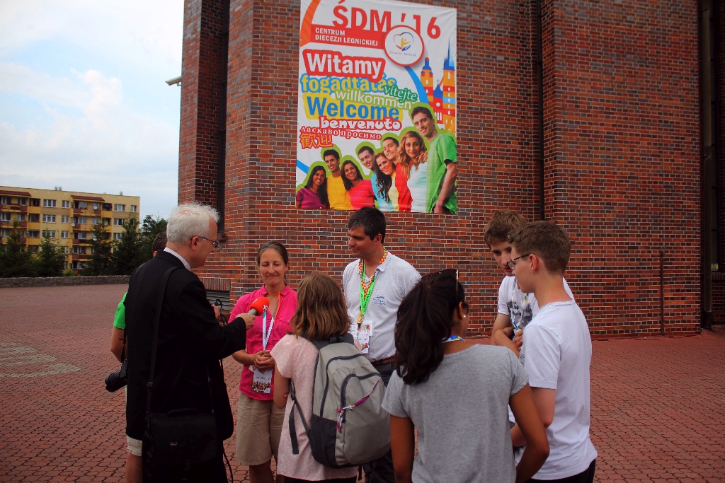 Ponad tysiąc osób modliło się podczas nabożeństwa Taize