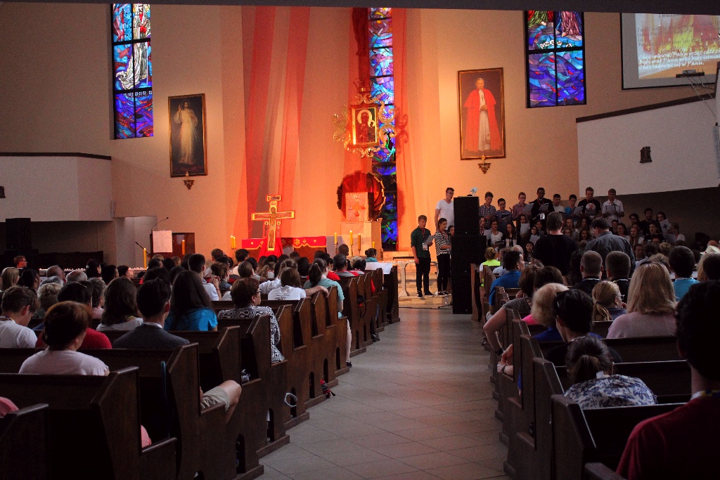 Ponad tysiąc osób modliło się podczas nabożeństwa Taize