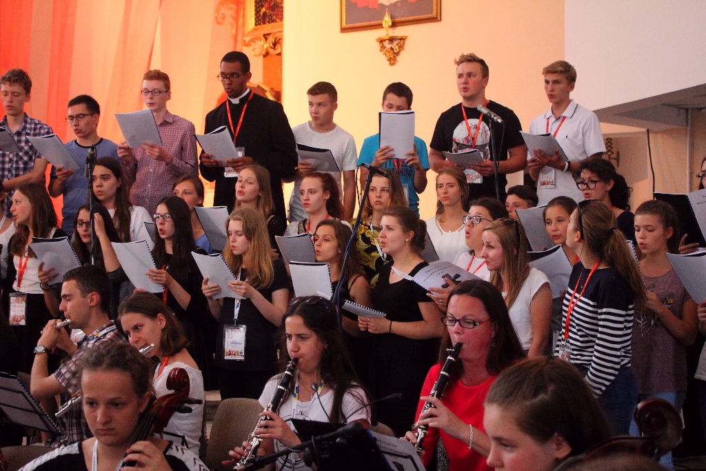 Ponad tysiąc osób modliło się podczas nabożeństwa Taize