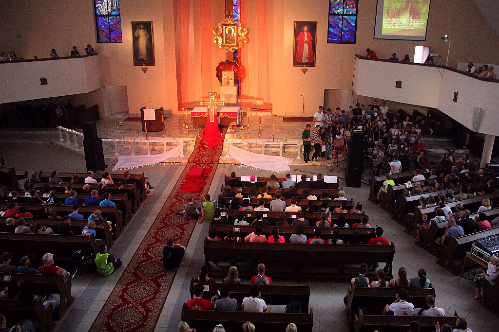 Ponad tysiąc osób modliło się podczas nabożeństwa Taize