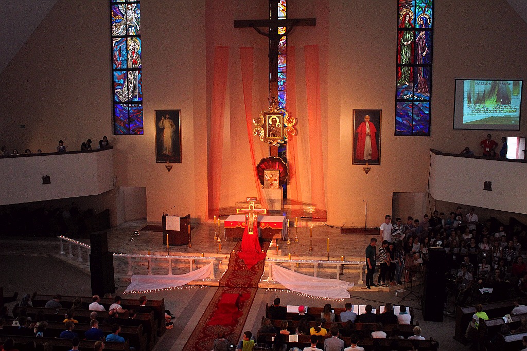 Ponad tysiąc osób modliło się podczas nabożeństwa Taize