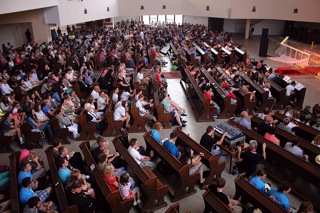 Ponad tysiąc osób modliło się podczas nabożeństwa Taize