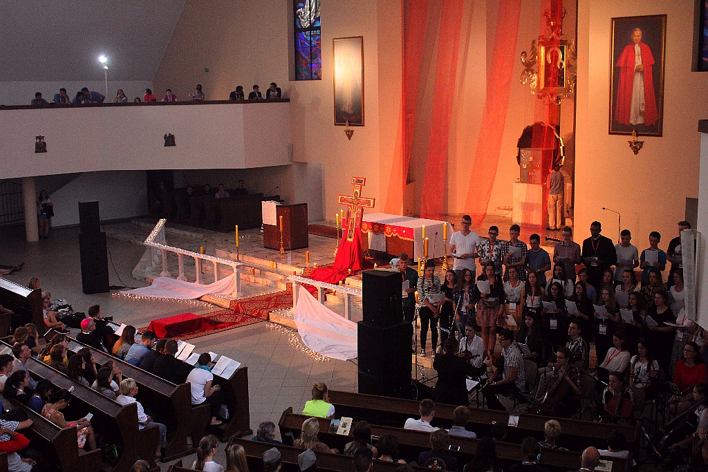 Ponad tysiąc osób modliło się podczas nabożeństwa Taize