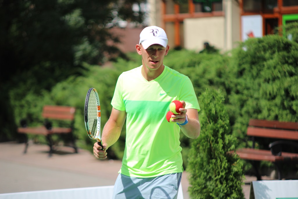 Dzieciaki do Rakiet, czyli tenis ziemny w legnickim Rynku