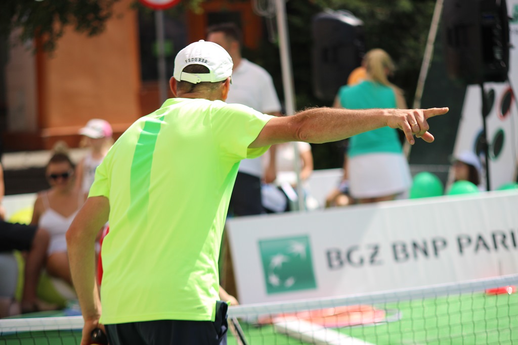 Dzieciaki do Rakiet, czyli tenis ziemny w legnickim Rynku