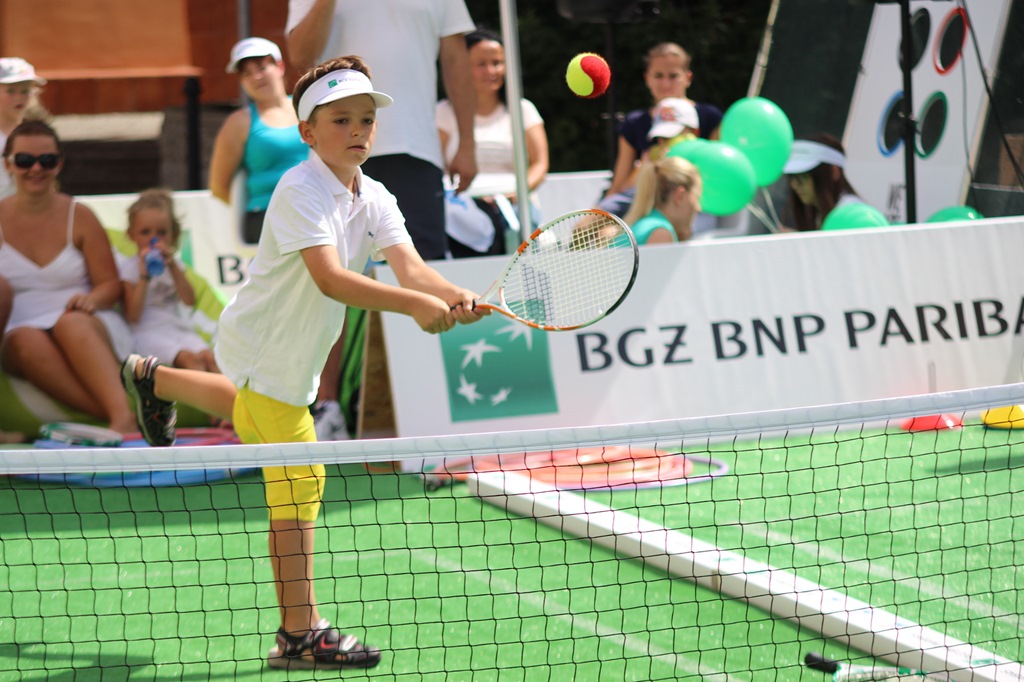 Dzieciaki do Rakiet, czyli tenis ziemny w legnickim Rynku