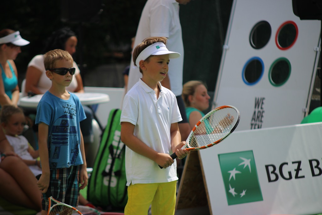 Dzieciaki do Rakiet, czyli tenis ziemny w legnickim Rynku