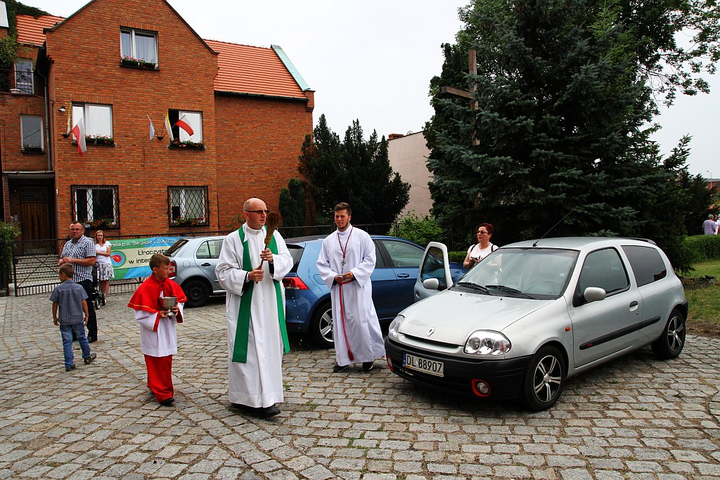 W Sanktuariun świętego Jacka po mszy święcili samochody