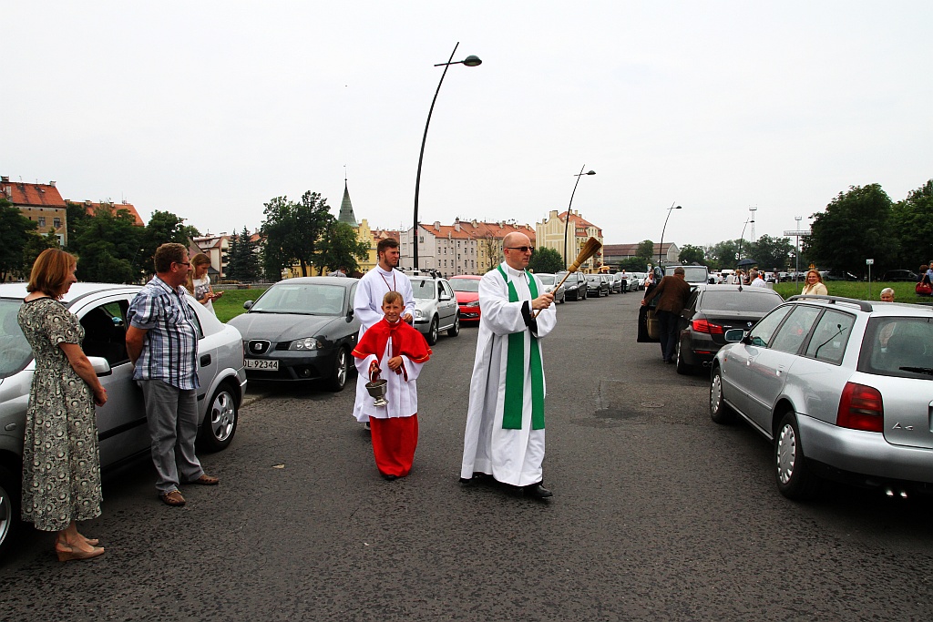 W Sanktuariun świętego Jacka po mszy święcili samochody