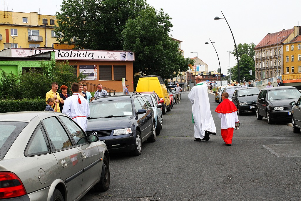 W Sanktuariun świętego Jacka po mszy święcili samochody
