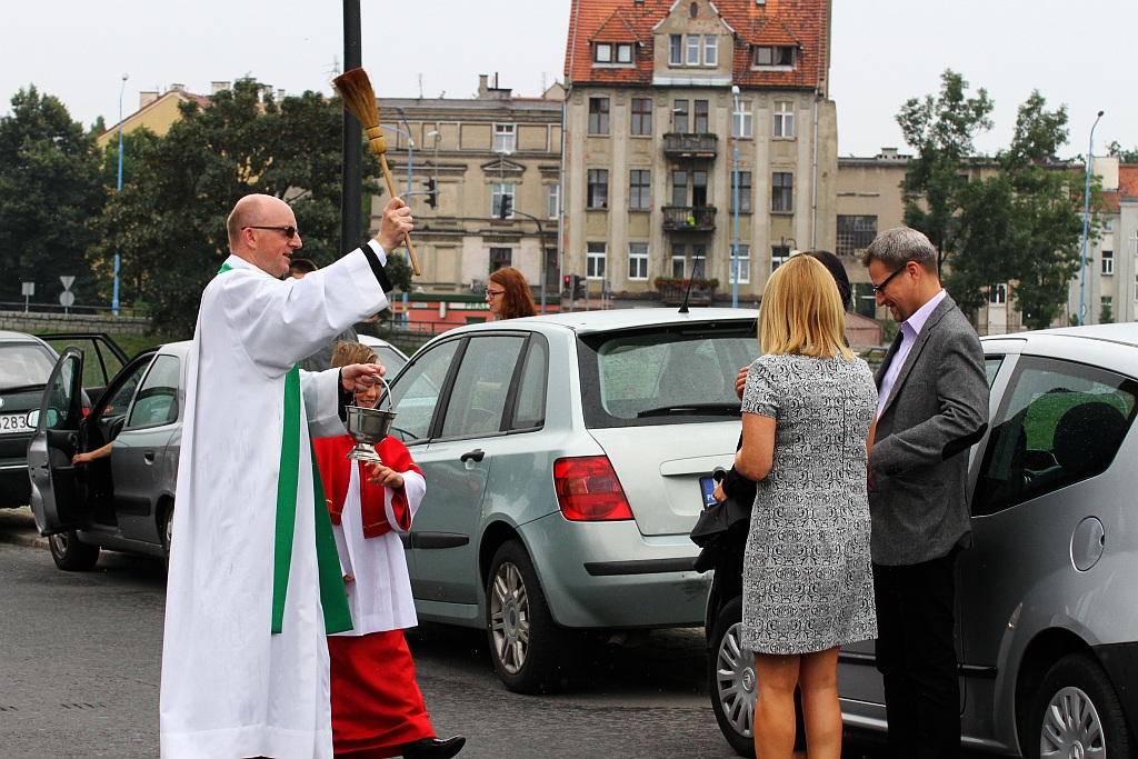 W Sanktuariun świętego Jacka po mszy święcili samochody