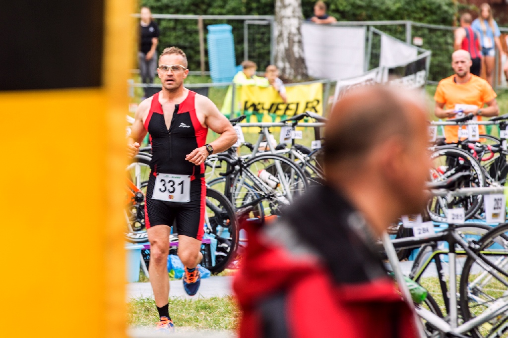 Legniccy twardziele walczyli na trasie triathlonu w Sławie