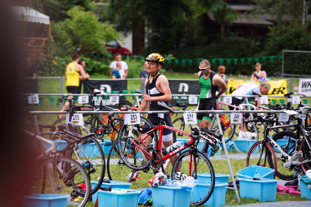 Legniccy twardziele walczyli na trasie triathlonu w Sławie