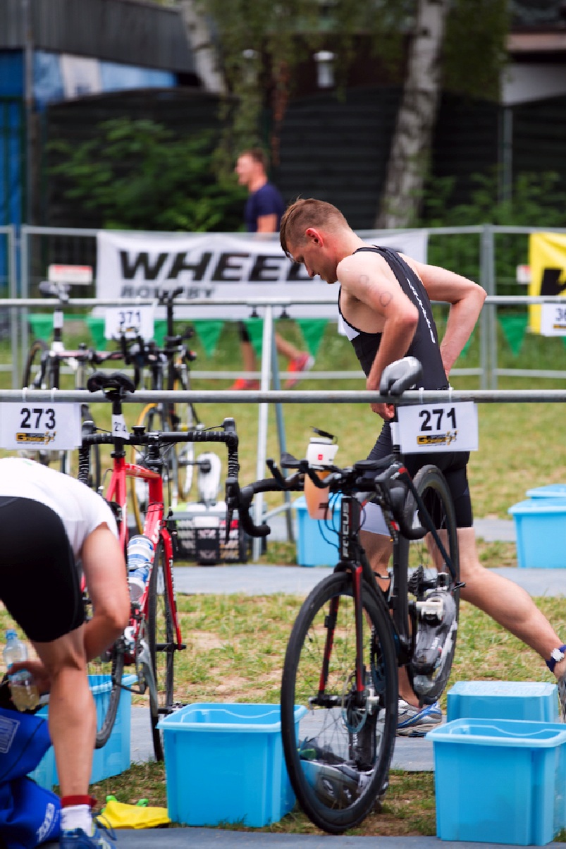 Legniccy twardziele walczyli na trasie triathlonu w Sławie