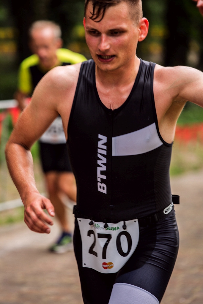 Legniccy twardziele walczyli na trasie triathlonu w Sławie
