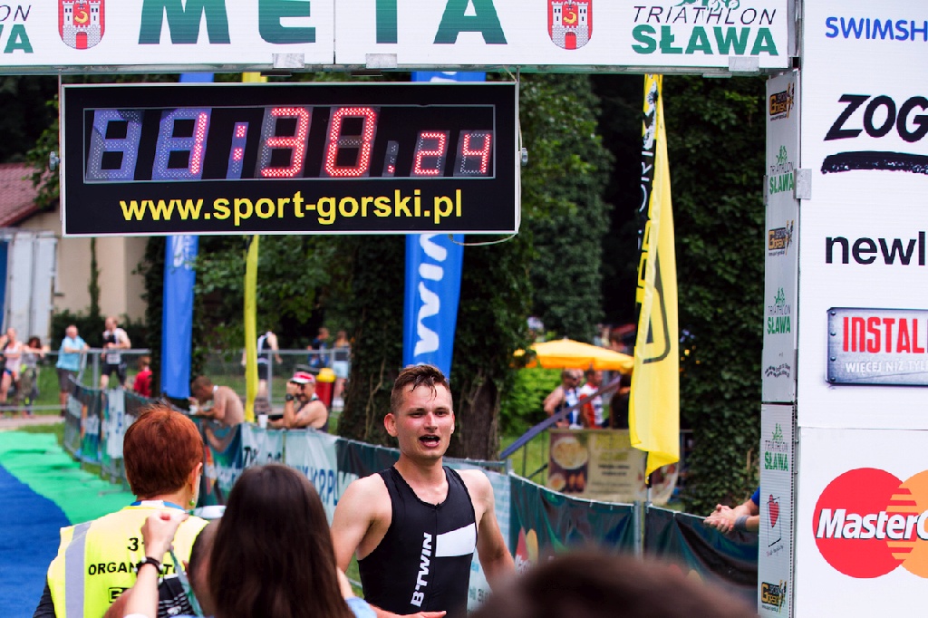 Legniccy twardziele walczyli na trasie triathlonu w Sławie