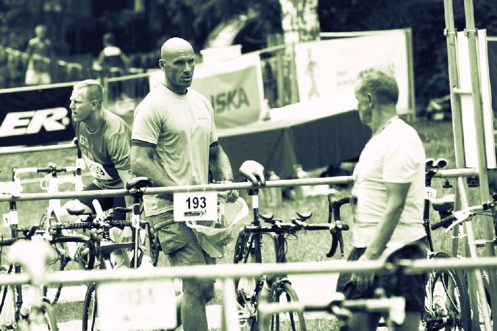 Legniccy twardziele walczyli na trasie triathlonu w Sławie