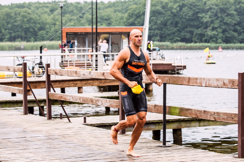 Legniccy twardziele walczyli na trasie triathlonu w Sławie