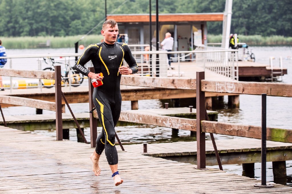 Legniccy twardziele walczyli na trasie triathlonu w Sławie