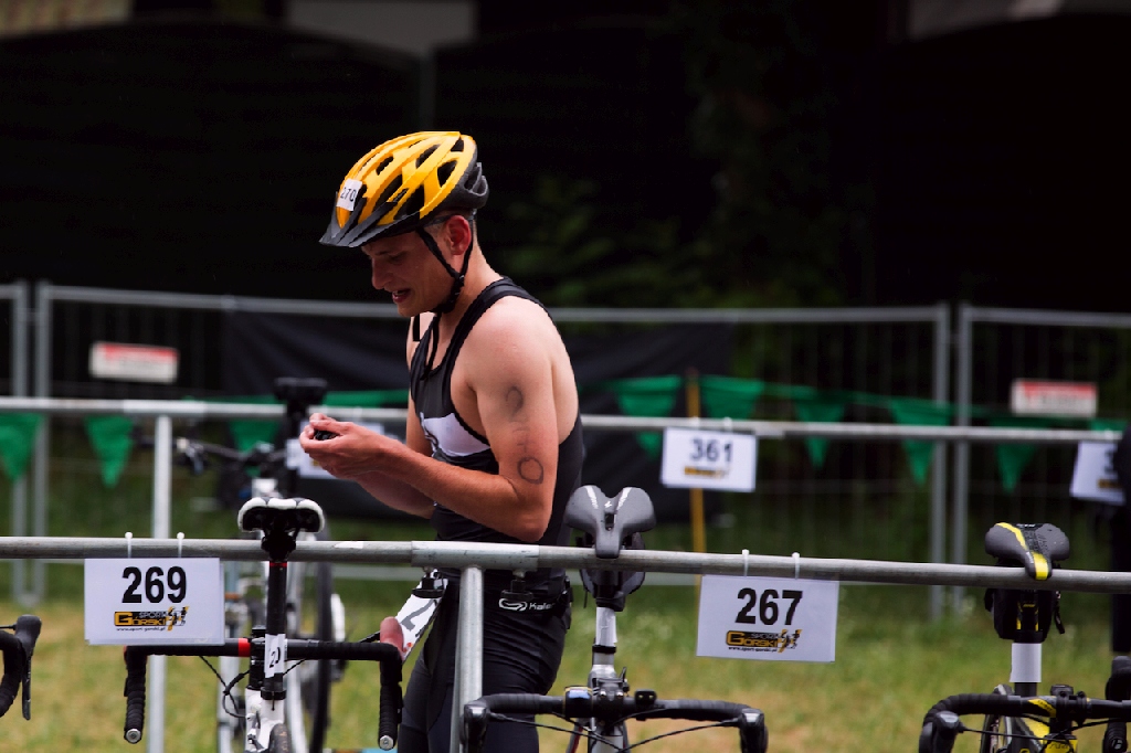 Legniccy twardziele walczyli na trasie triathlonu w Sławie
