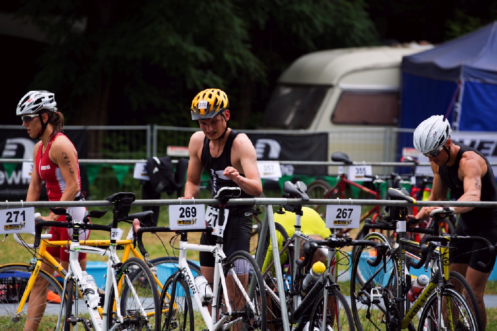 Legniccy twardziele walczyli na trasie triathlonu w Sławie