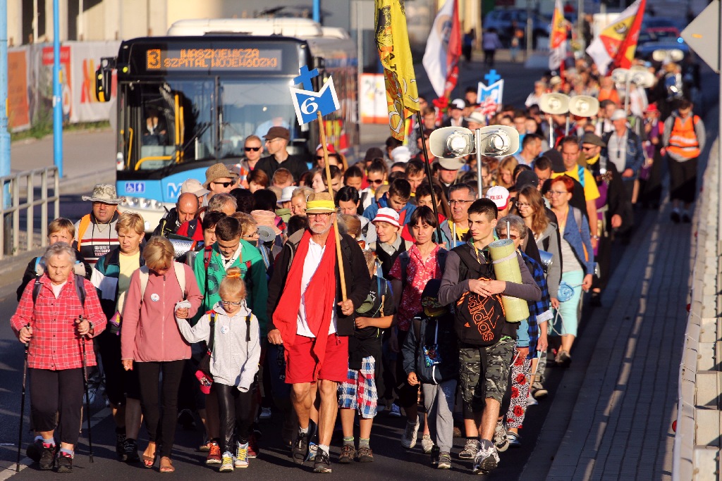 Legnicka piesza pielgrzymka wyruszyła na Jasną Górę
