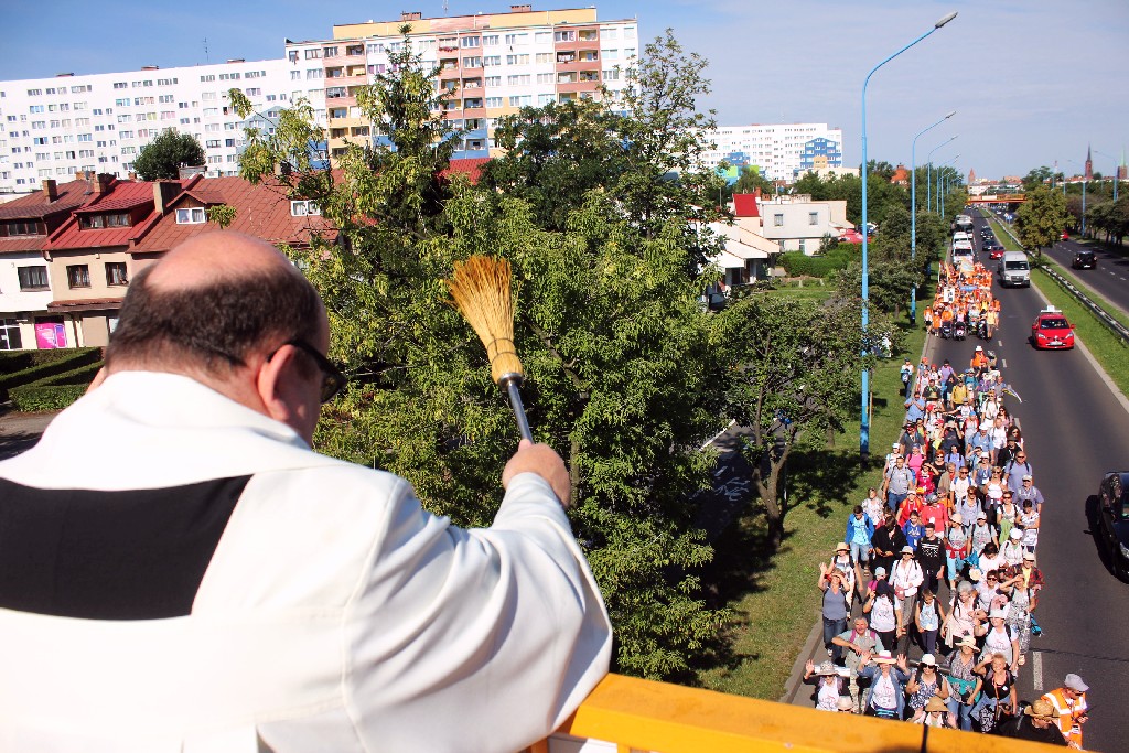 Legnicka piesza pielgrzymka wyruszyła na Jasną Górę
