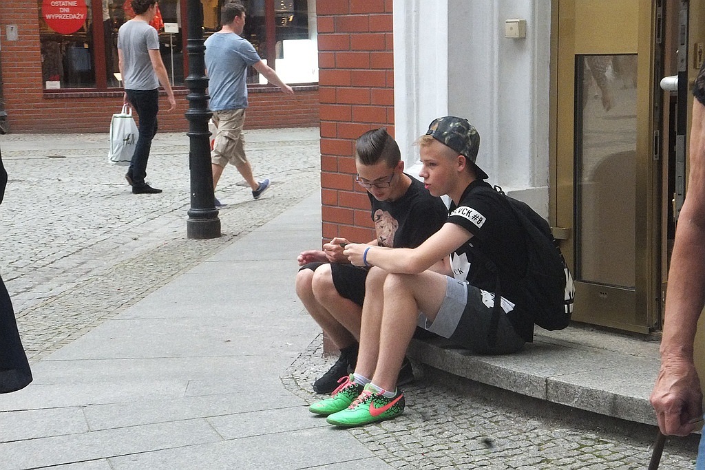 Wielkie polowanie na Pokemony w okolicach Galerii Piastów