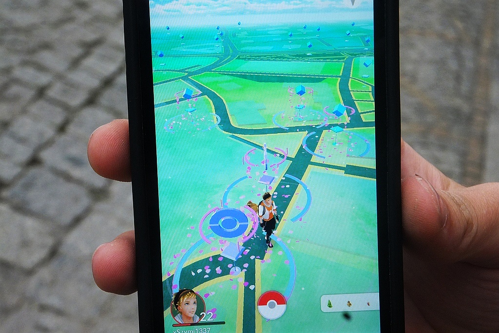 Wielkie polowanie na Pokemony w okolicach Galerii Piastów
