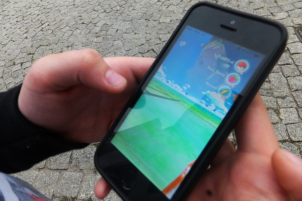 Wielkie polowanie na Pokemony w okolicach Galerii Piastów