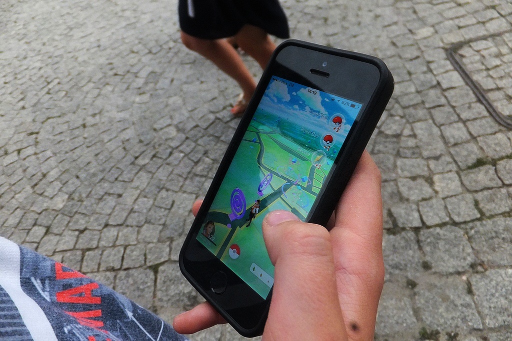 Wielkie polowanie na Pokemony w okolicach Galerii Piastów