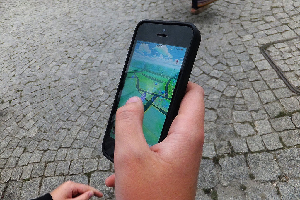 Wielkie polowanie na Pokemony w okolicach Galerii Piastów