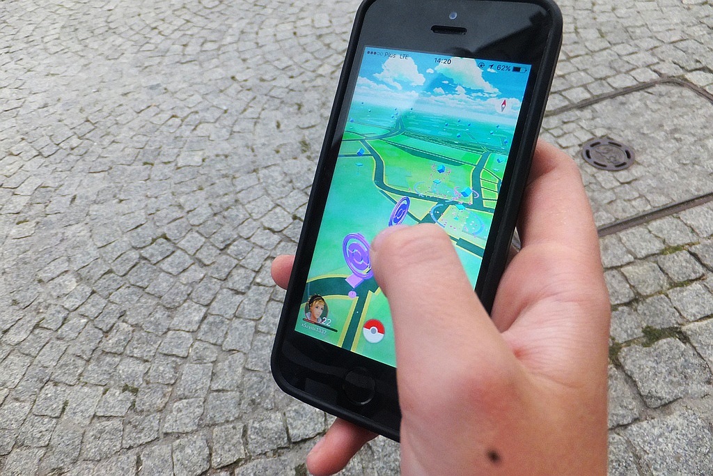 Wielkie polowanie na Pokemony w okolicach Galerii Piastów