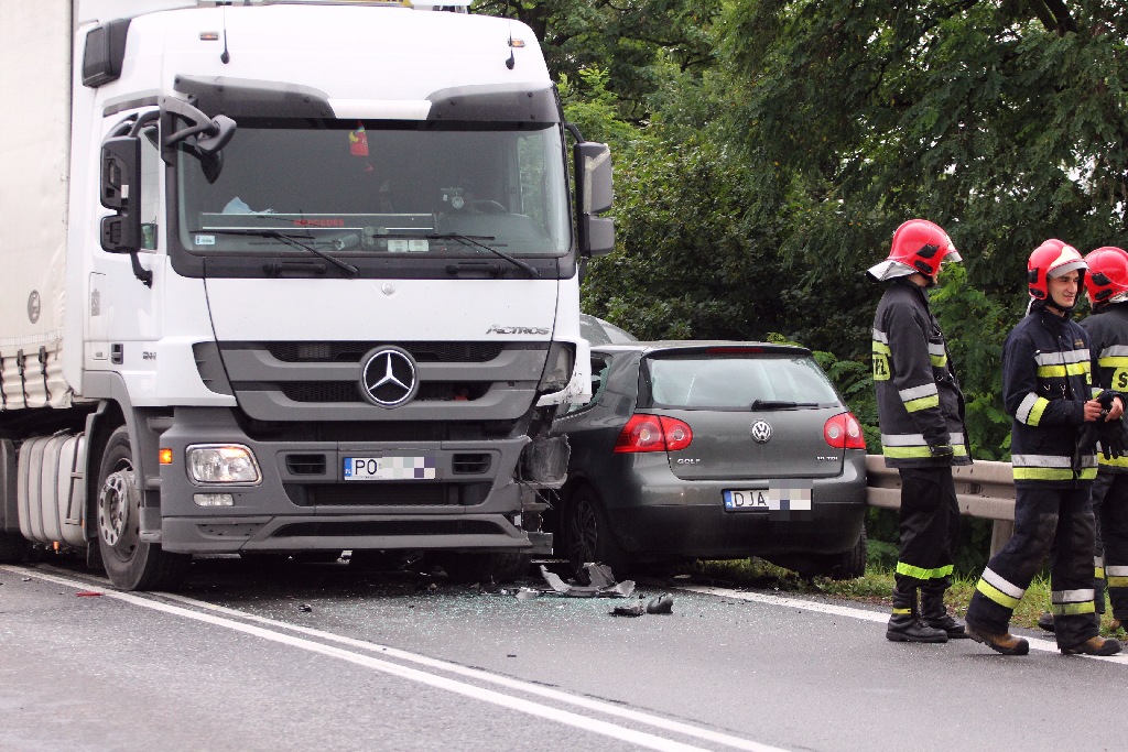 Jedna osoba został ciężko ranna wypadku przy zjeździe na A4