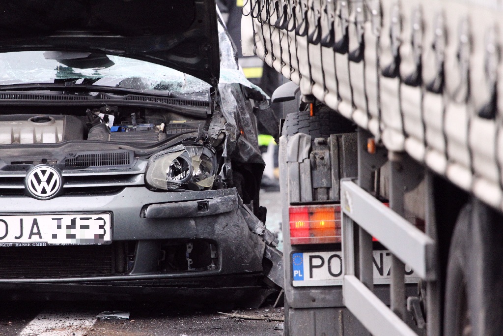 Jedna osoba został ciężko ranna wypadku przy zjeździe na A4